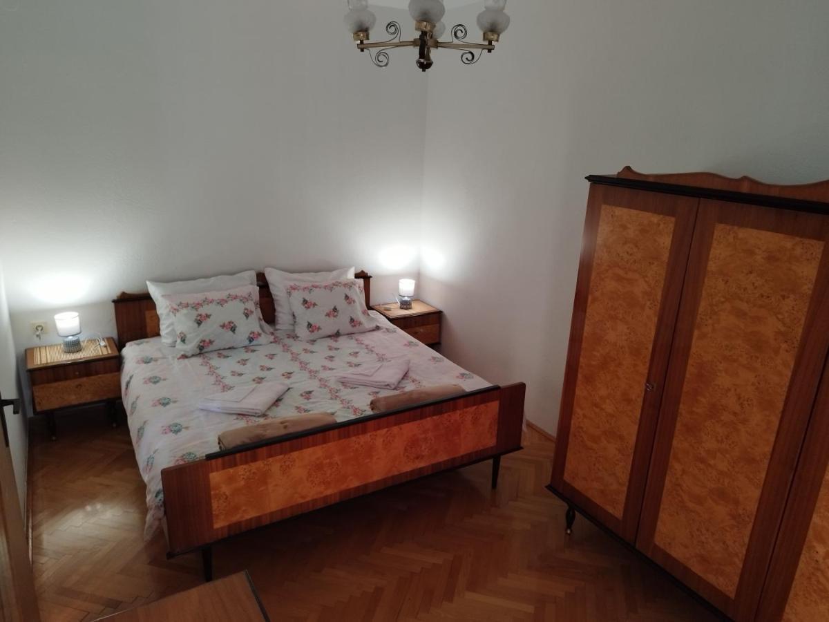 Milka apartment Kotor Bagian luar foto