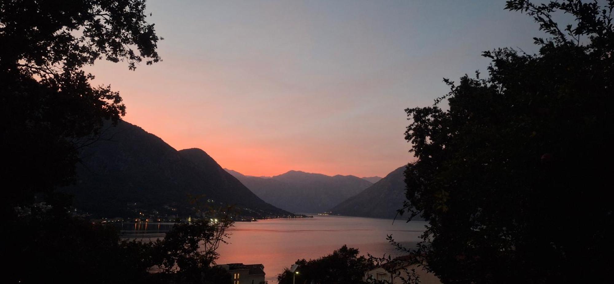Milka apartment Kotor Bagian luar foto