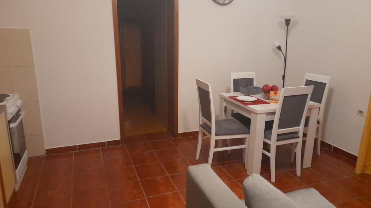 Milka apartment Kotor Bagian luar foto